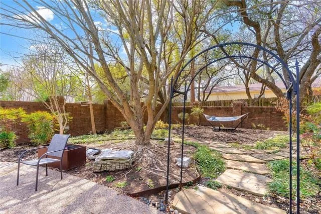 Photo of 1503 W Westhill Drive