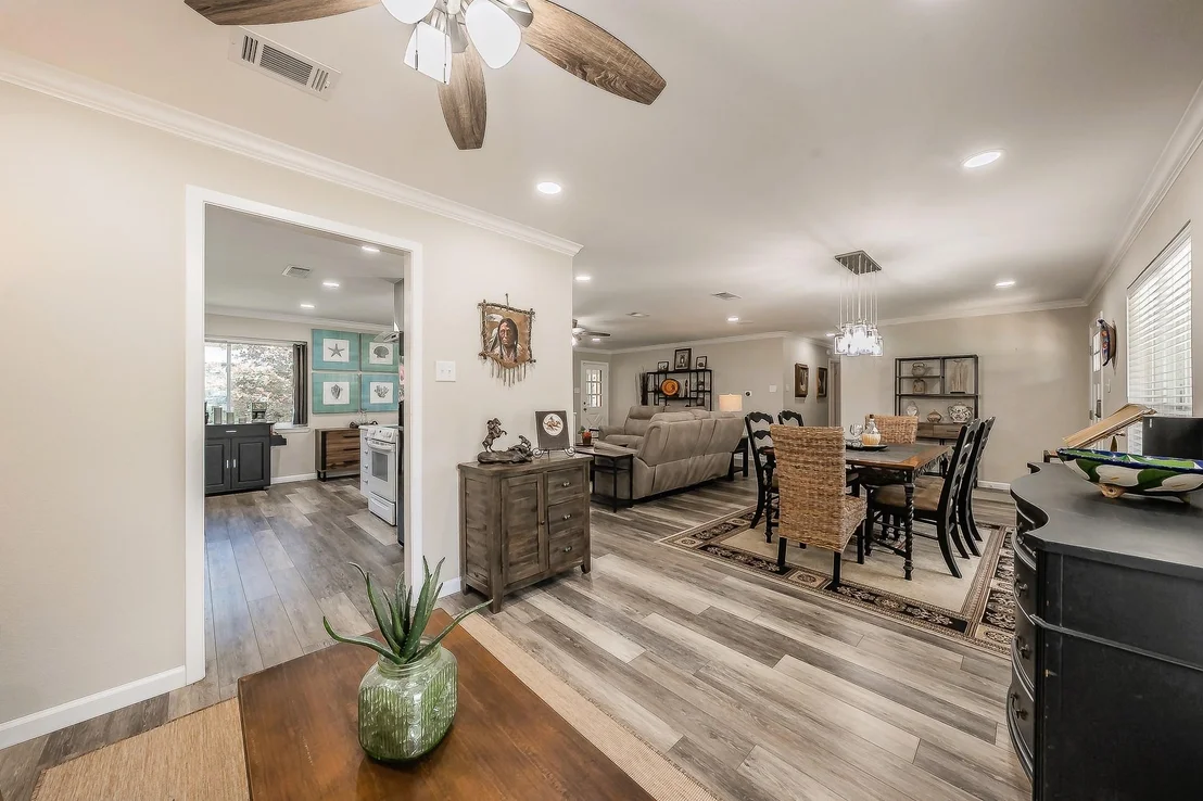 Photo of 5004 Blackstone Drive