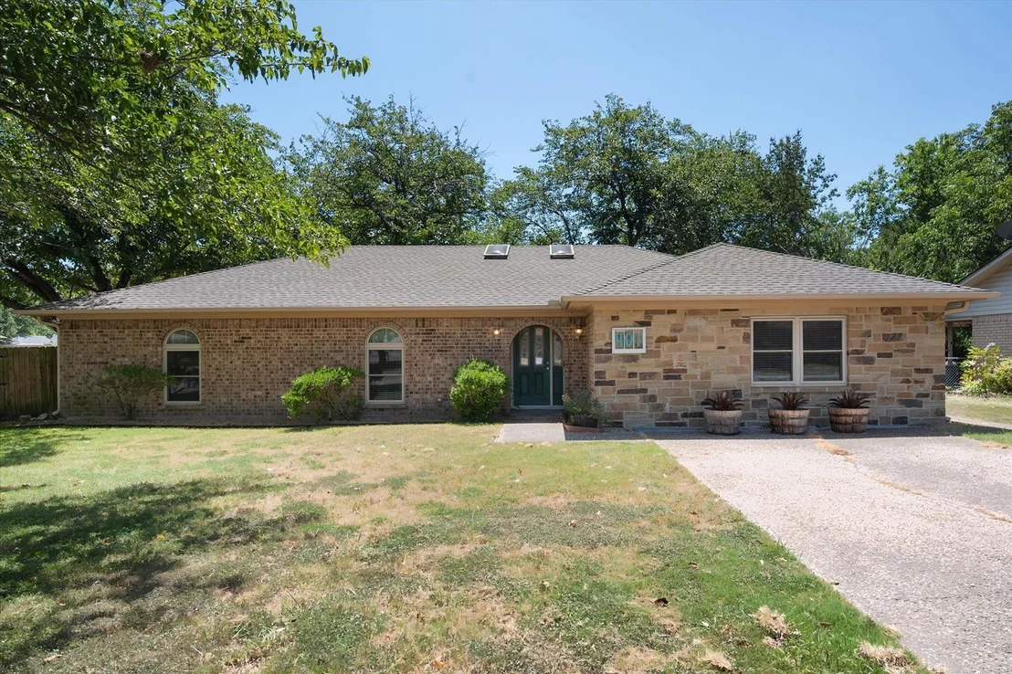 Photo of 401 Hutson Drive
