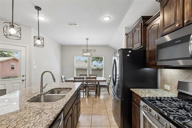 Photo of 1412 Meadowlakes Drive