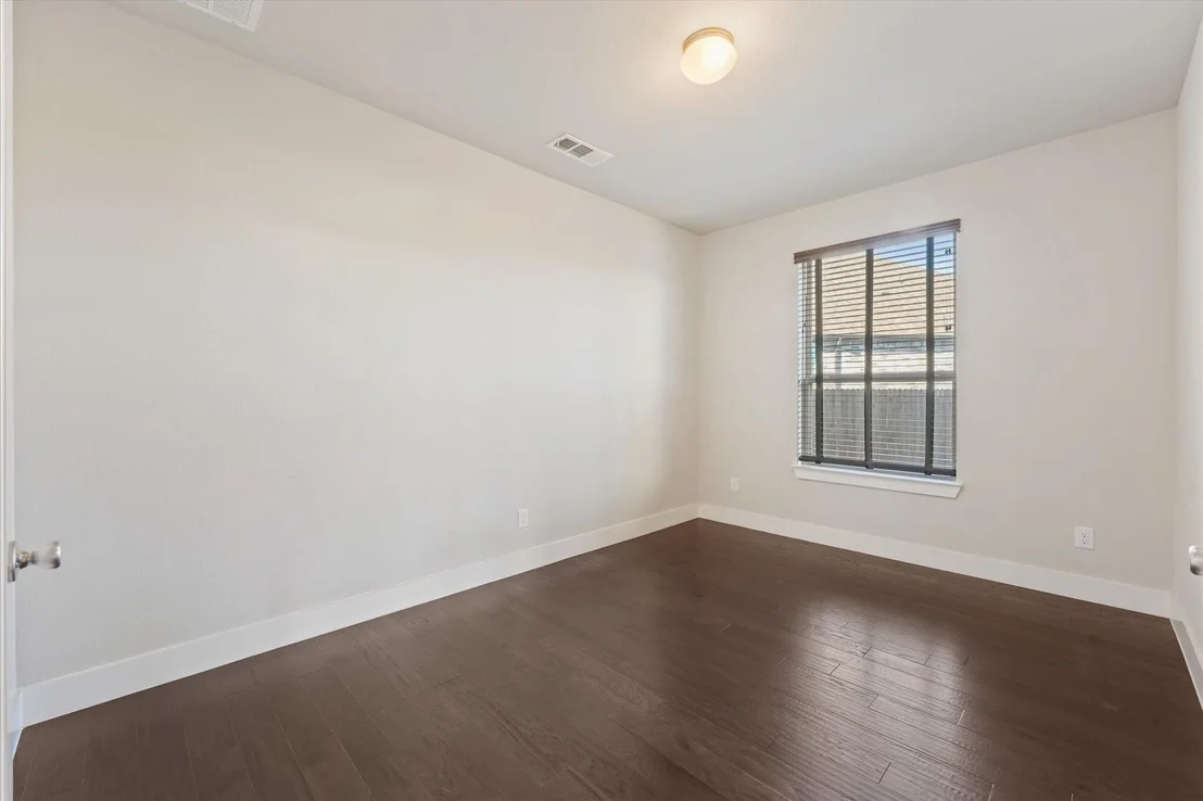Photo of 2044 Longbridge Road