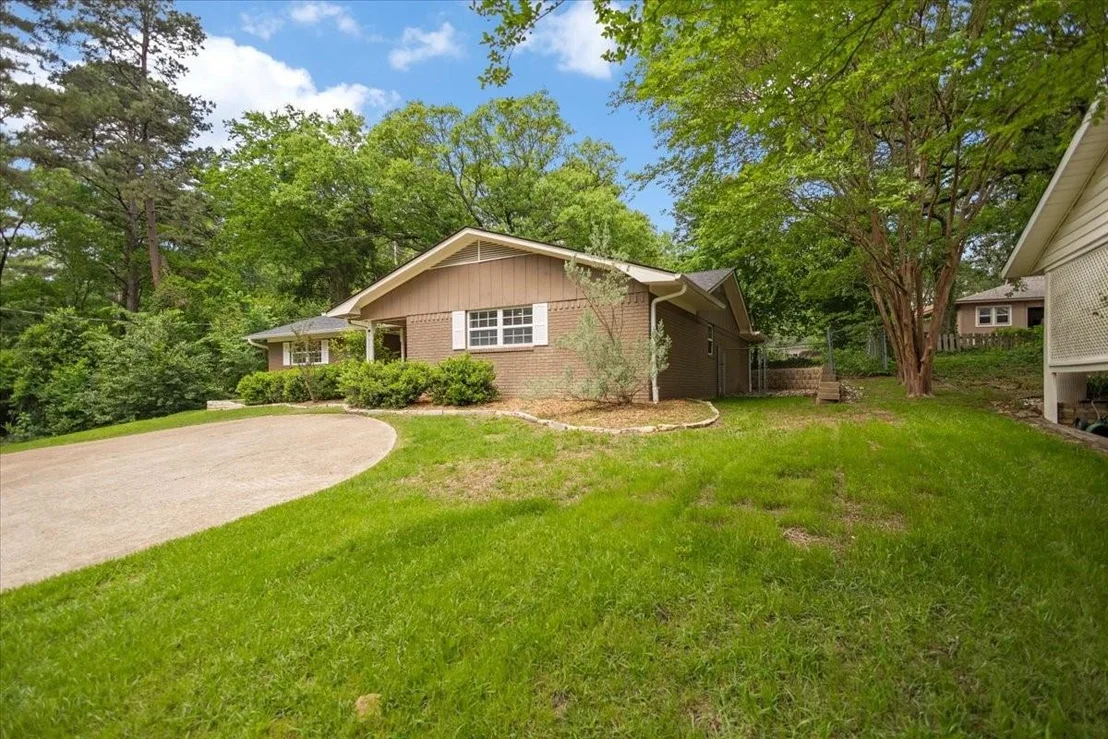 Photo of 1327 BRIDLE PATH Lane