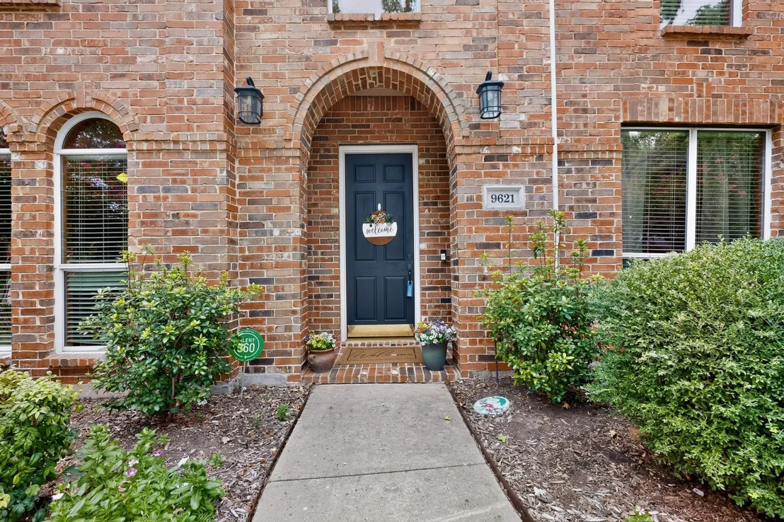 Photo of 9621 Plains Circle