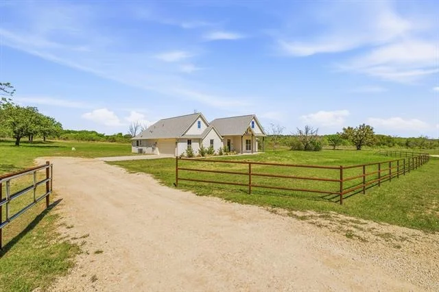 Photo of 445 Rodeo Way