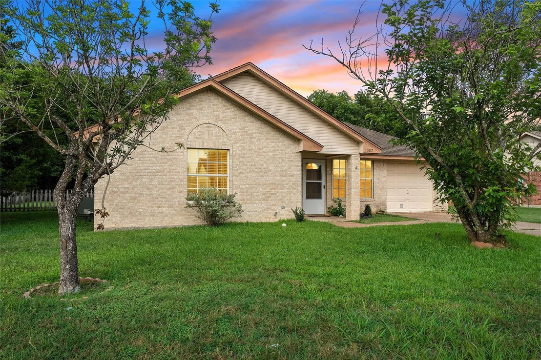 Photo of 1307 Luanne