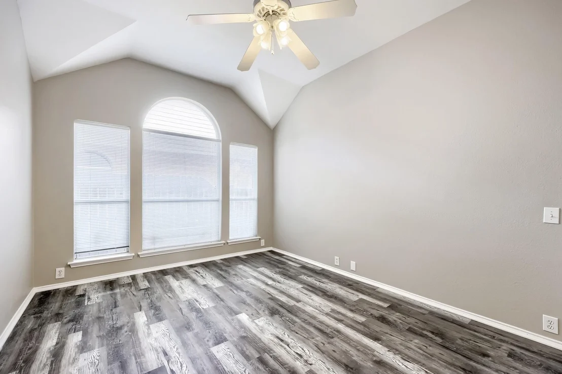 Photo of 605 Oakbrook Drive
