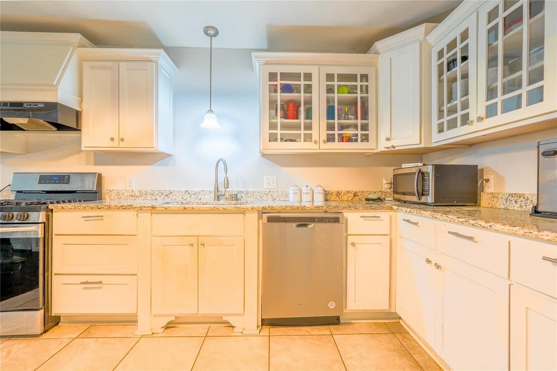 Photo of 200 W Greenbriar Street