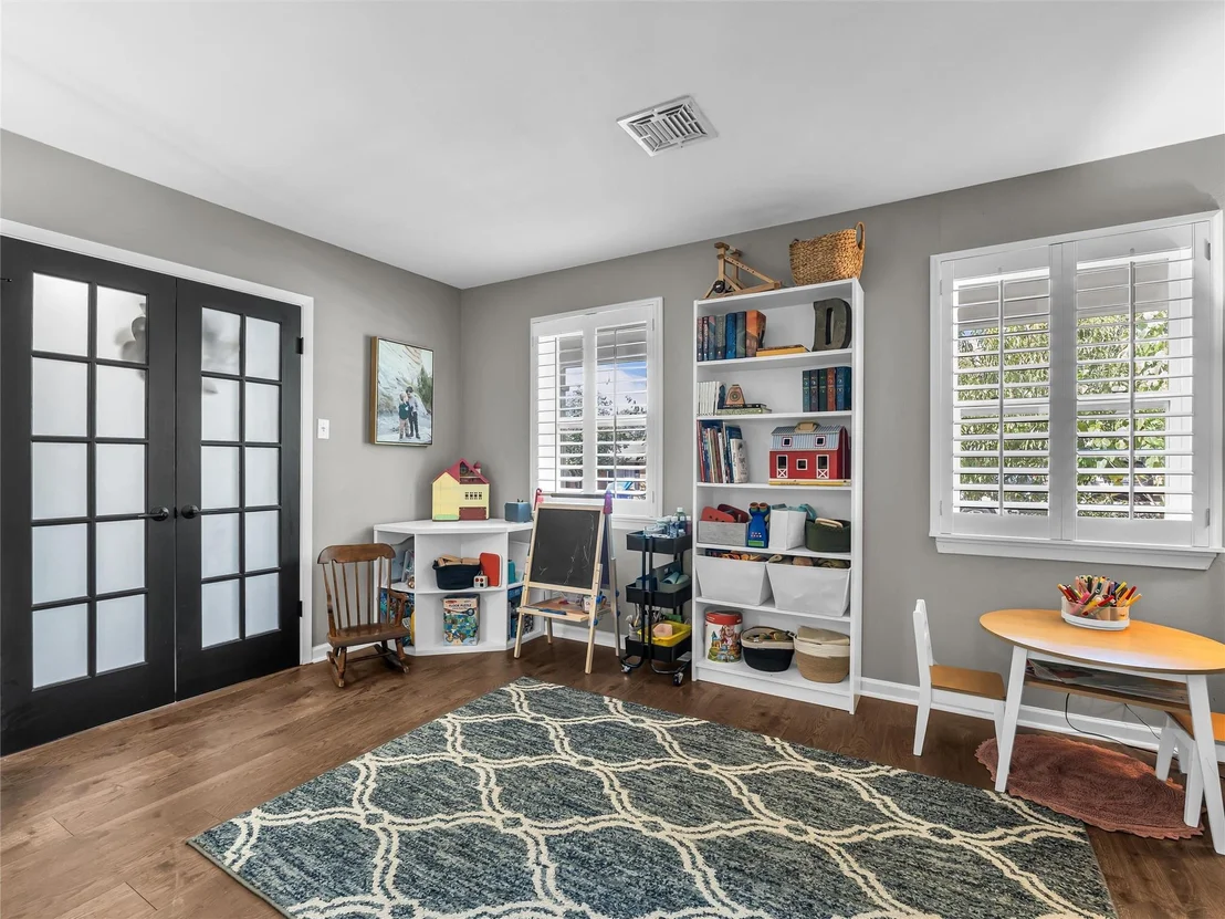 Photo of 1007 Melrose Drive