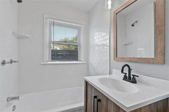 Photo of 2821 Gladstone Drive