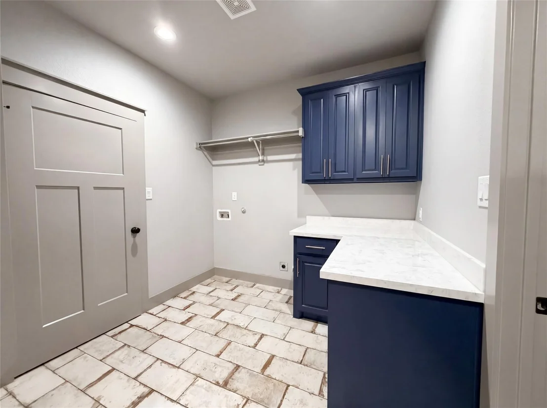 Photo of 725 Cheyenne Trail