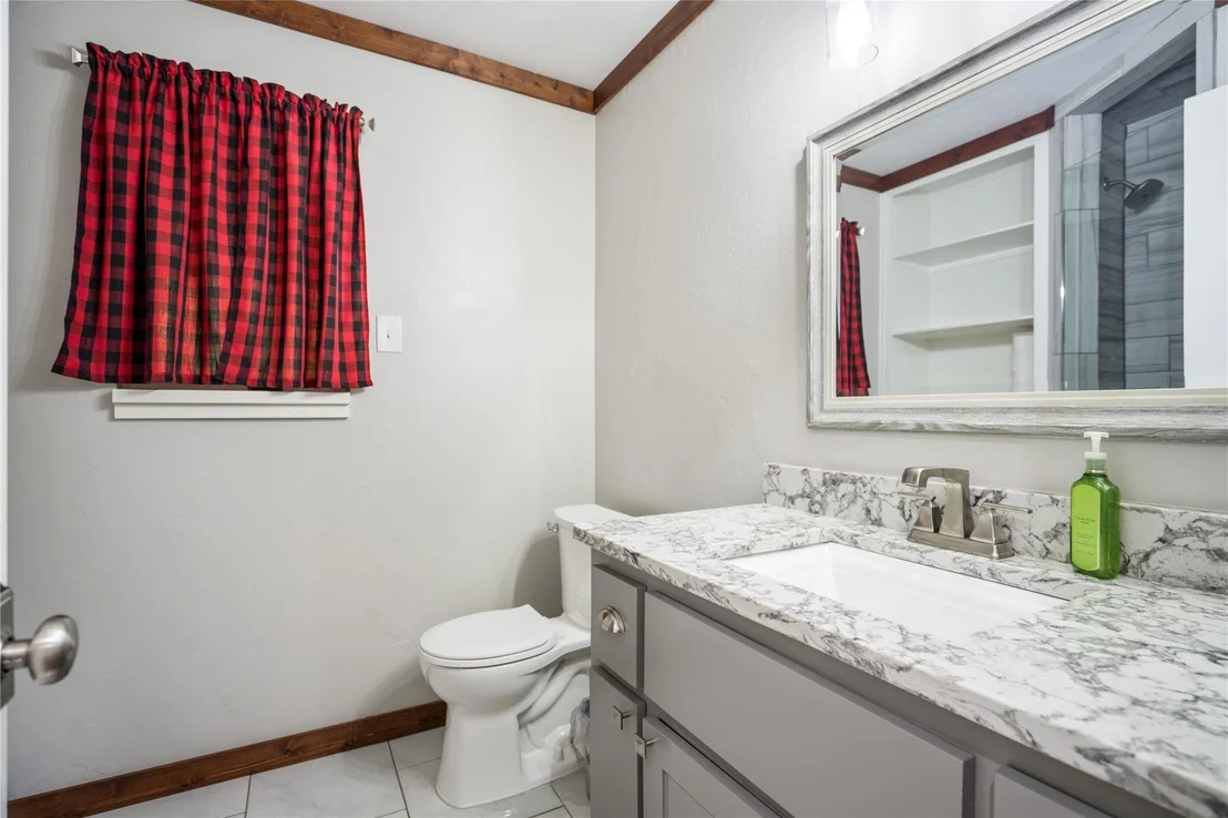 Photo of 207 Shadowwood Trail