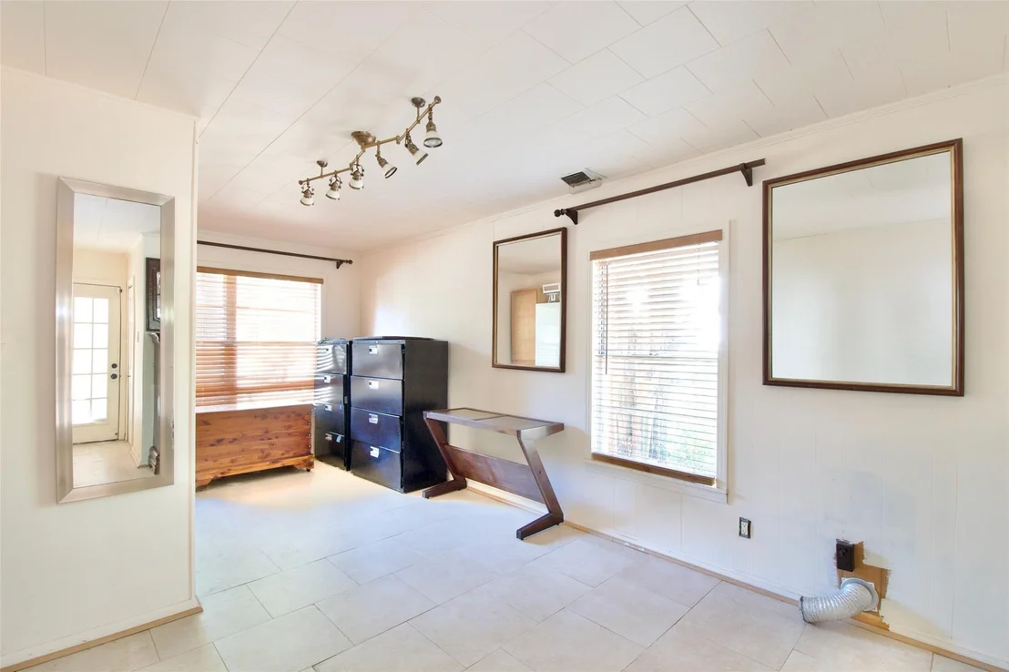 Photo of 819 Pecan Street