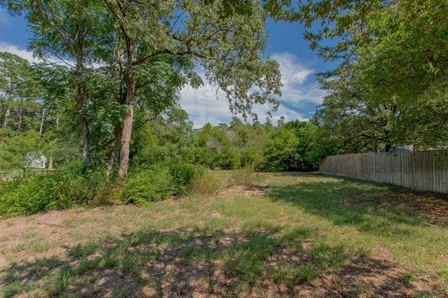 Photo of 321 Lakeview Drive