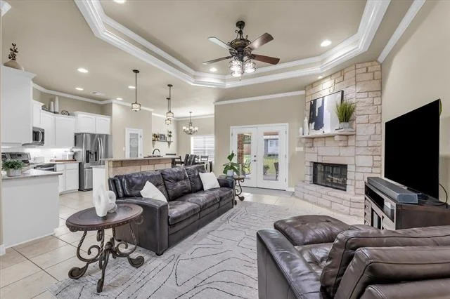 Photo of 910 Springdale Lane