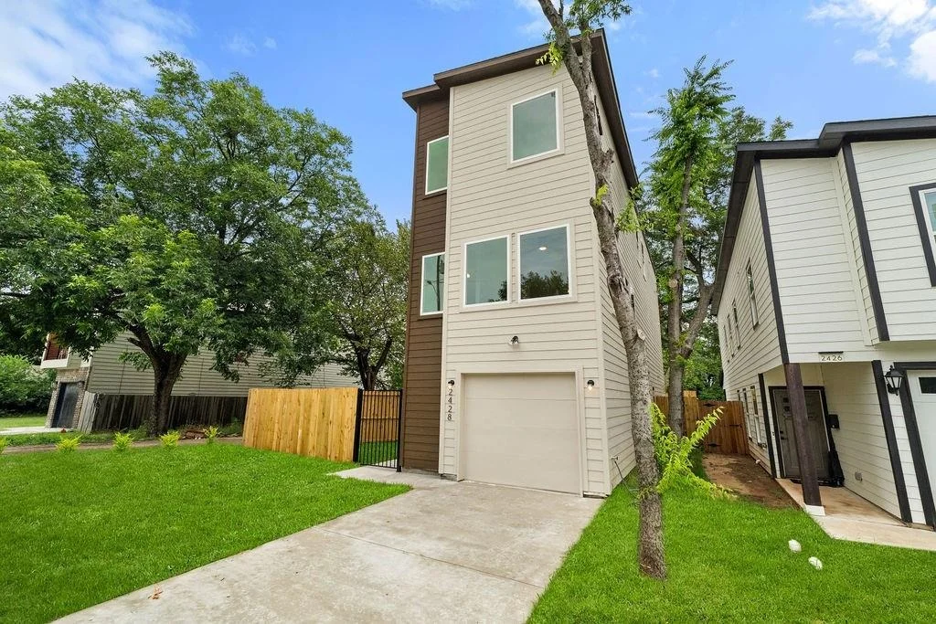 Photo of 2428 Saint Clair Drive