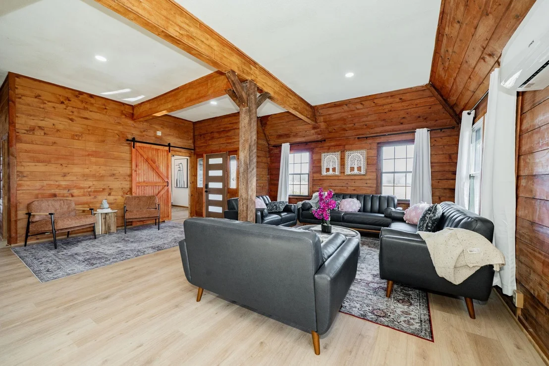 Photo of 691 Bear Road