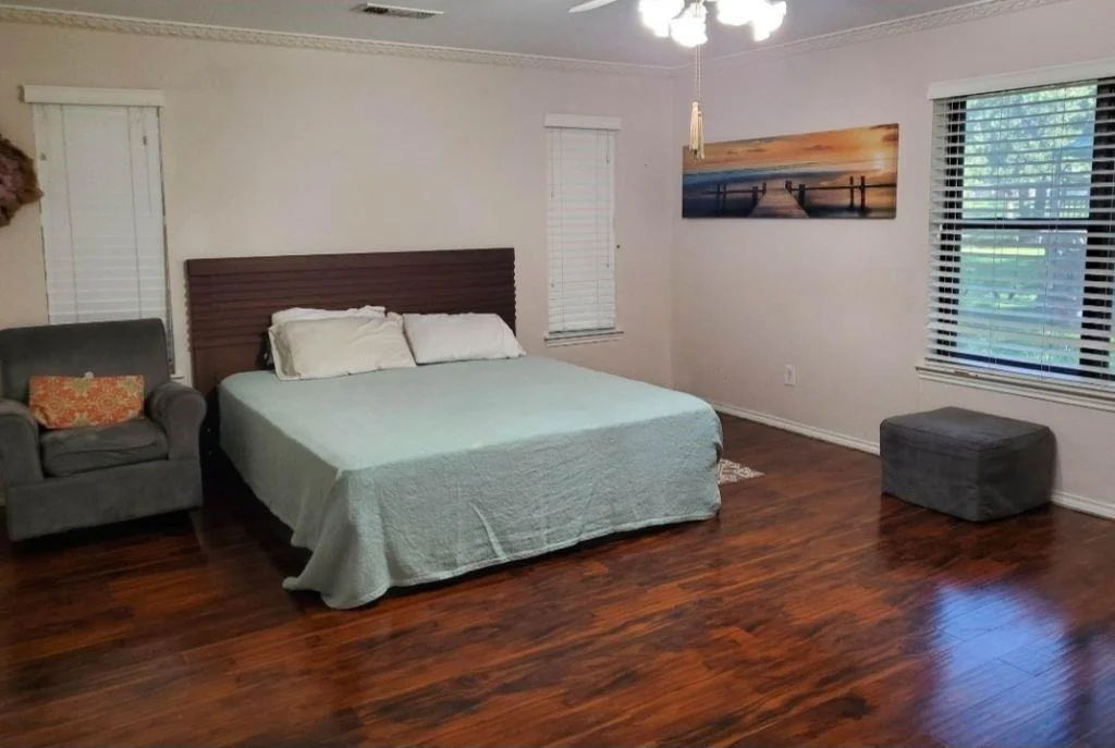 Photo of 2524 Mockingbird Road