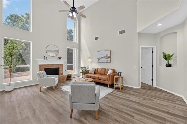 Photo of 2633 Lakeside Drive