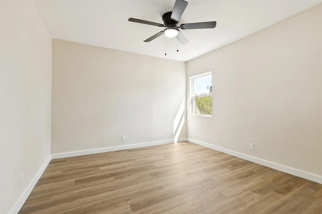Photo of 1605 Meadowbrook Drive