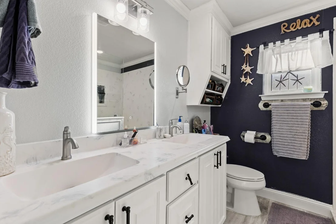 Photo of 210 S Booth Street