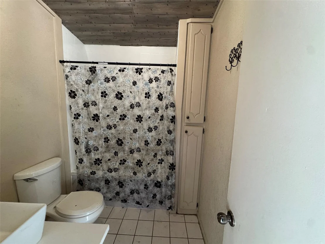 Photo of 2066 Vine Street