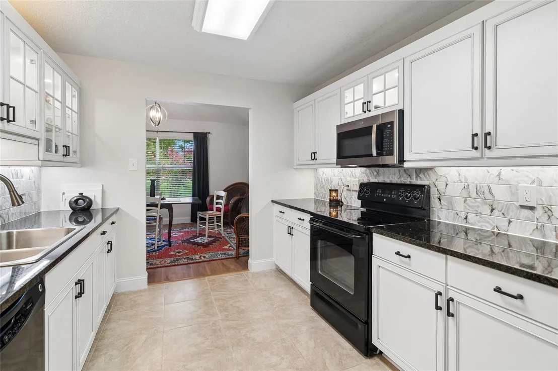 Photo of 855 Cross Timbers Drive