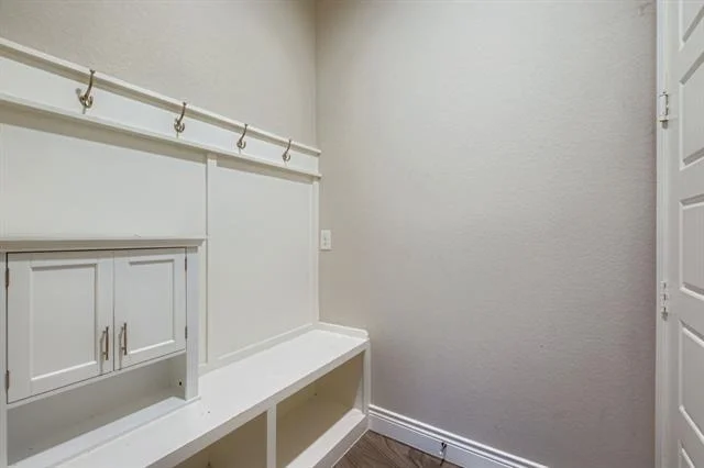 Photo of 833 Knoxbridge Road