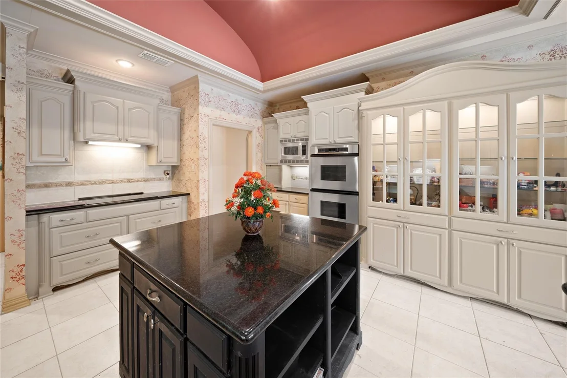 Photo of 7402 Hollytree Drive
