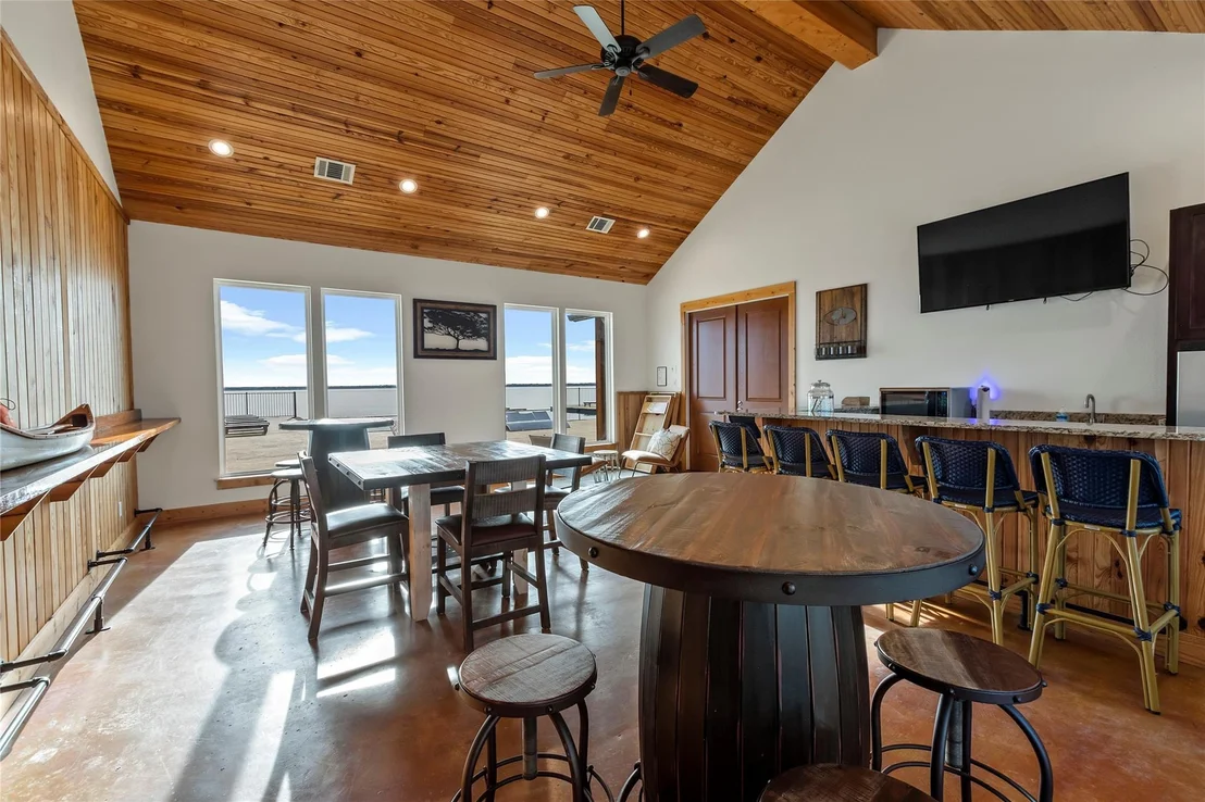 Photo of 1520 Shoreline Drive