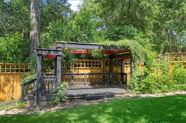Photo of 3000 Chimney Hill Drive