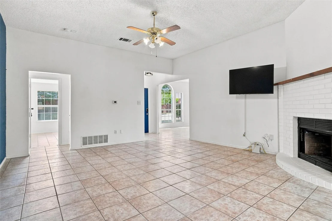 Photo of 1001 Flower Drive