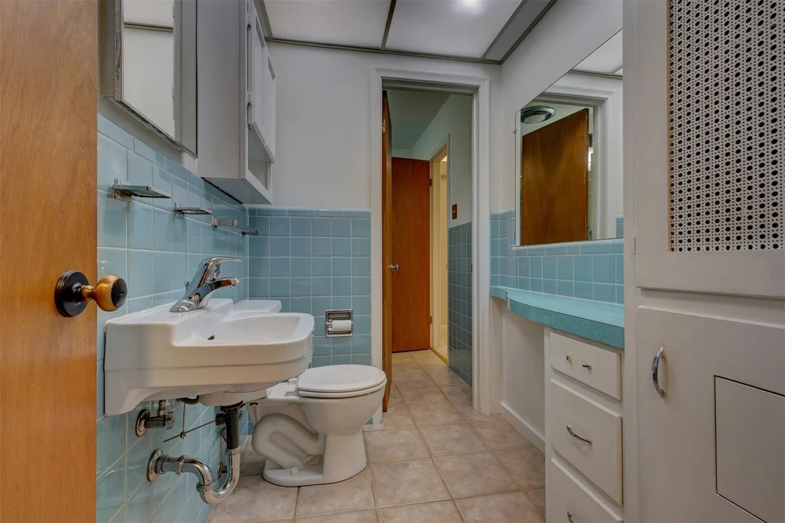 Photo of 2012 Mountainview Drive