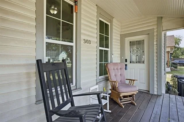 Photo of 303 N Douglas Avenue