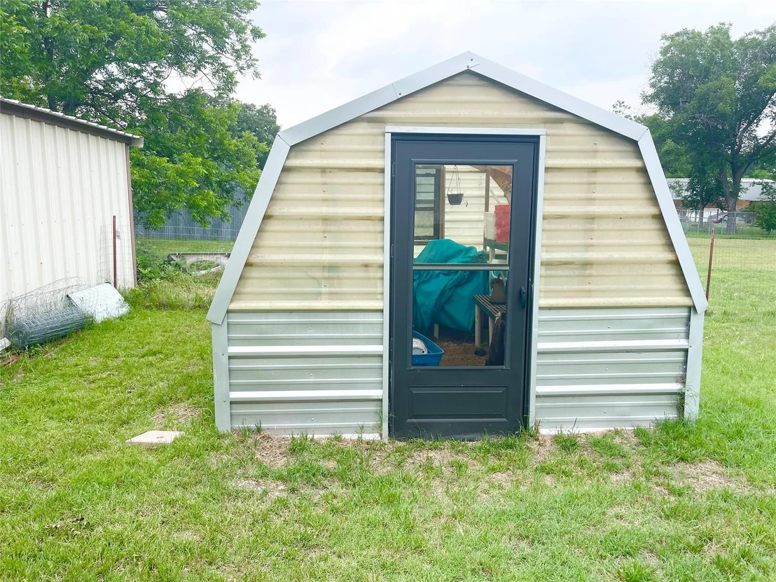 Photo of 140 S Comanche Drive