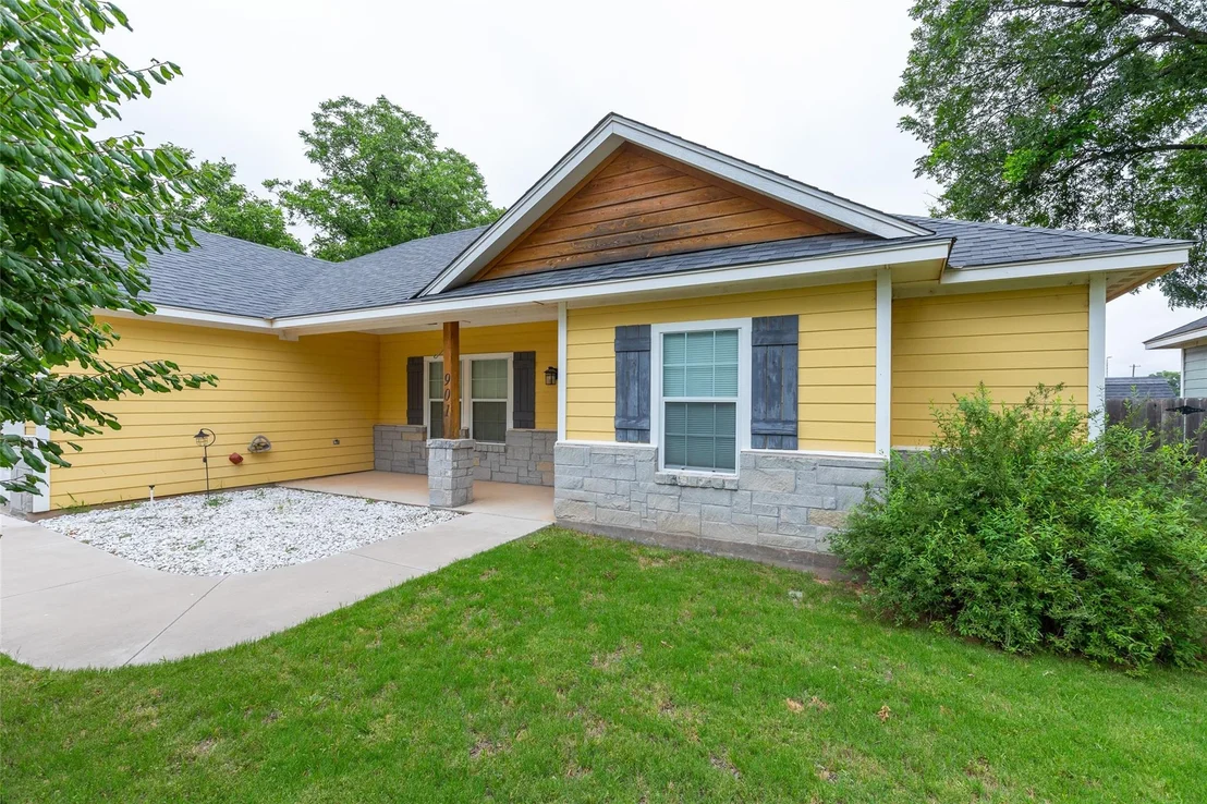 Photo of 901 Kelley Lane