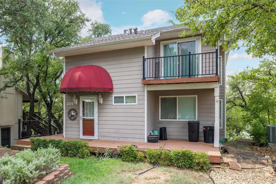 Photo of 201 Cove Circle