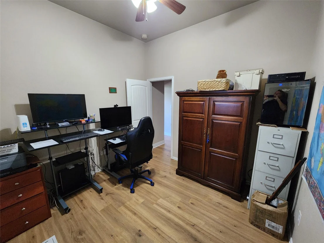Photo of 6512 Singleton Road