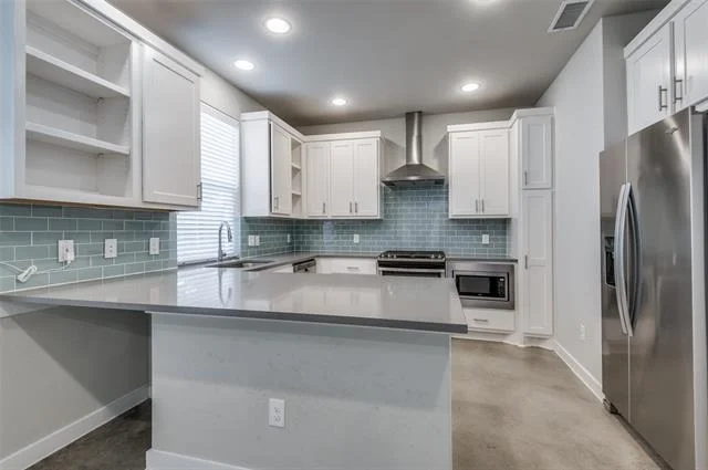 Photo of 1225 Crownview Lane