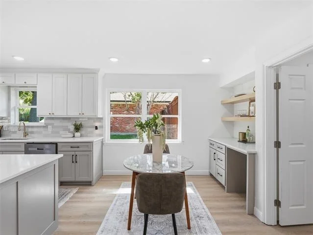 Photo of 2369 Claridge Circle