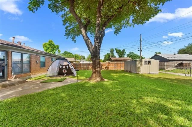 Photo of 2806 Maple Drive