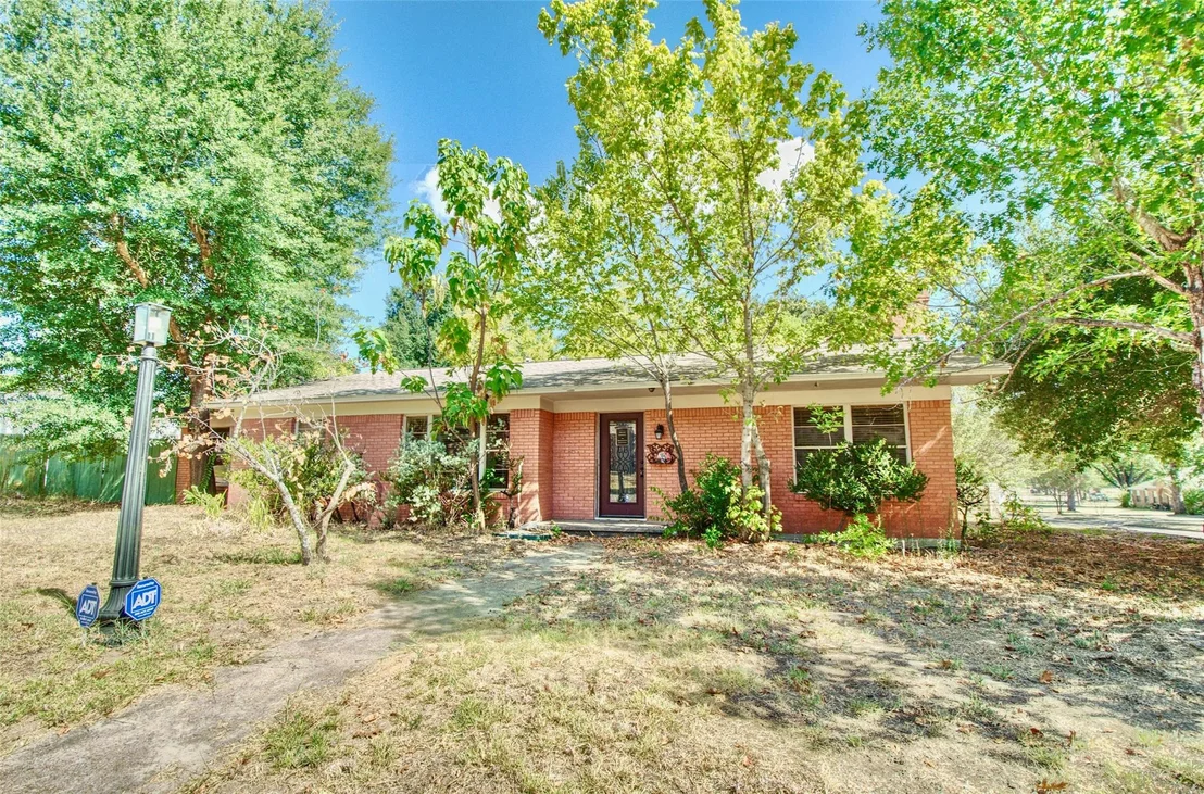 Photo of 819 Pecan Street
