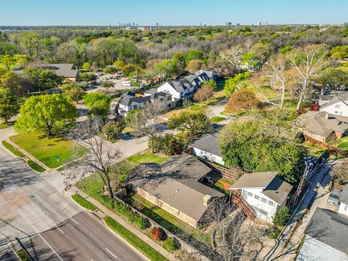 Photo of 9759 Shoreview Road