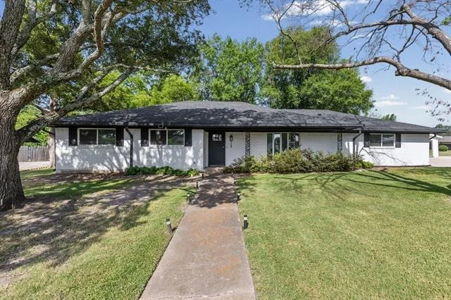 Photo of 112 Royal Lane