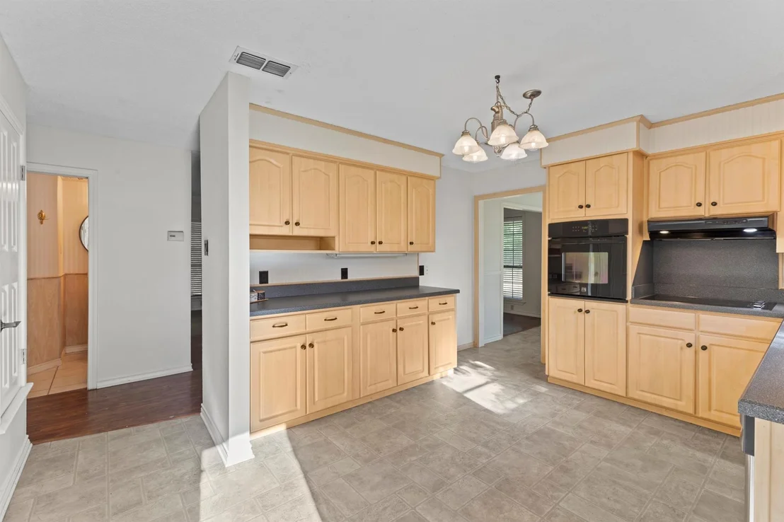 Photo of 1656 Pineview Lane