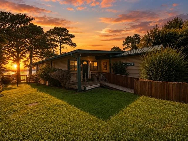 Photo of 17160 Lakeview Drive