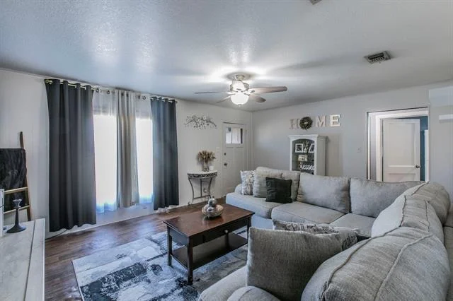 Photo of 108 N Lakeview Drive
