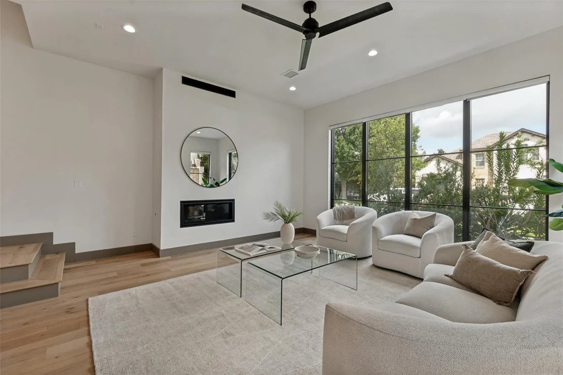 Photo of 3716 W Beverly Drive