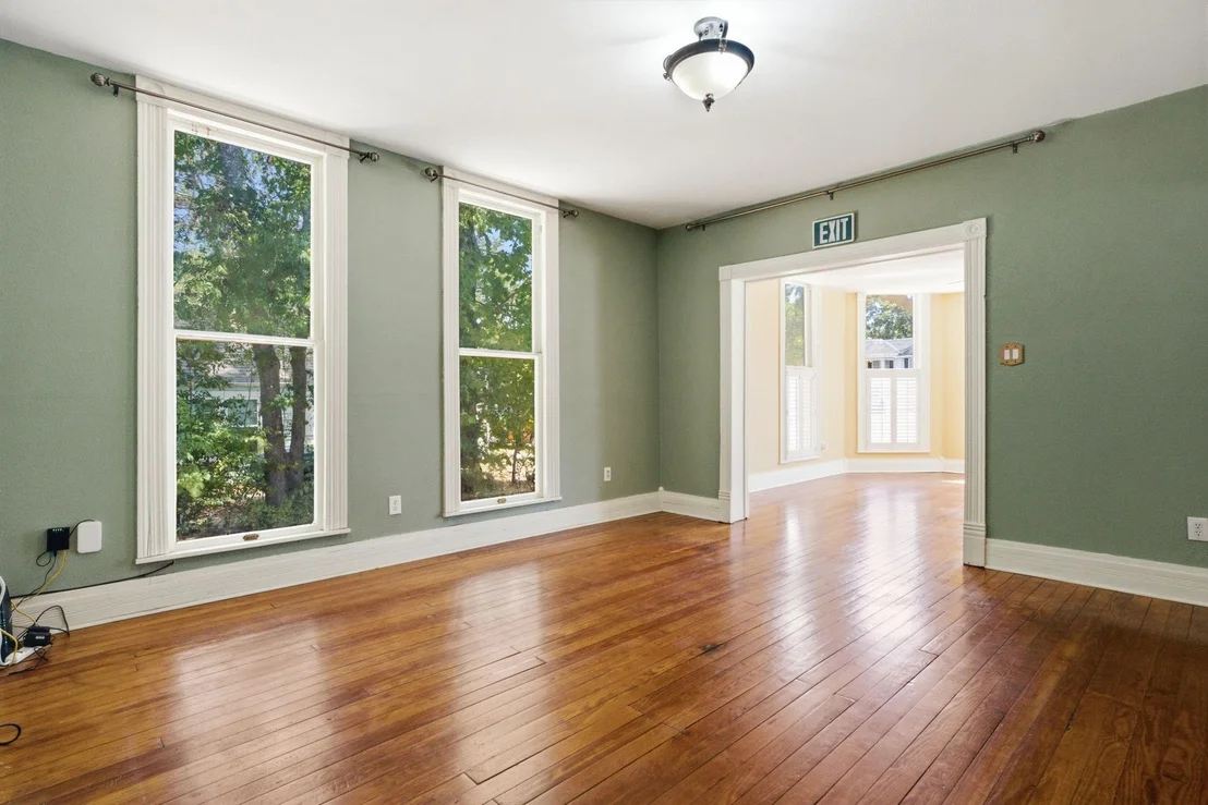 Photo of 1009 N Pacific