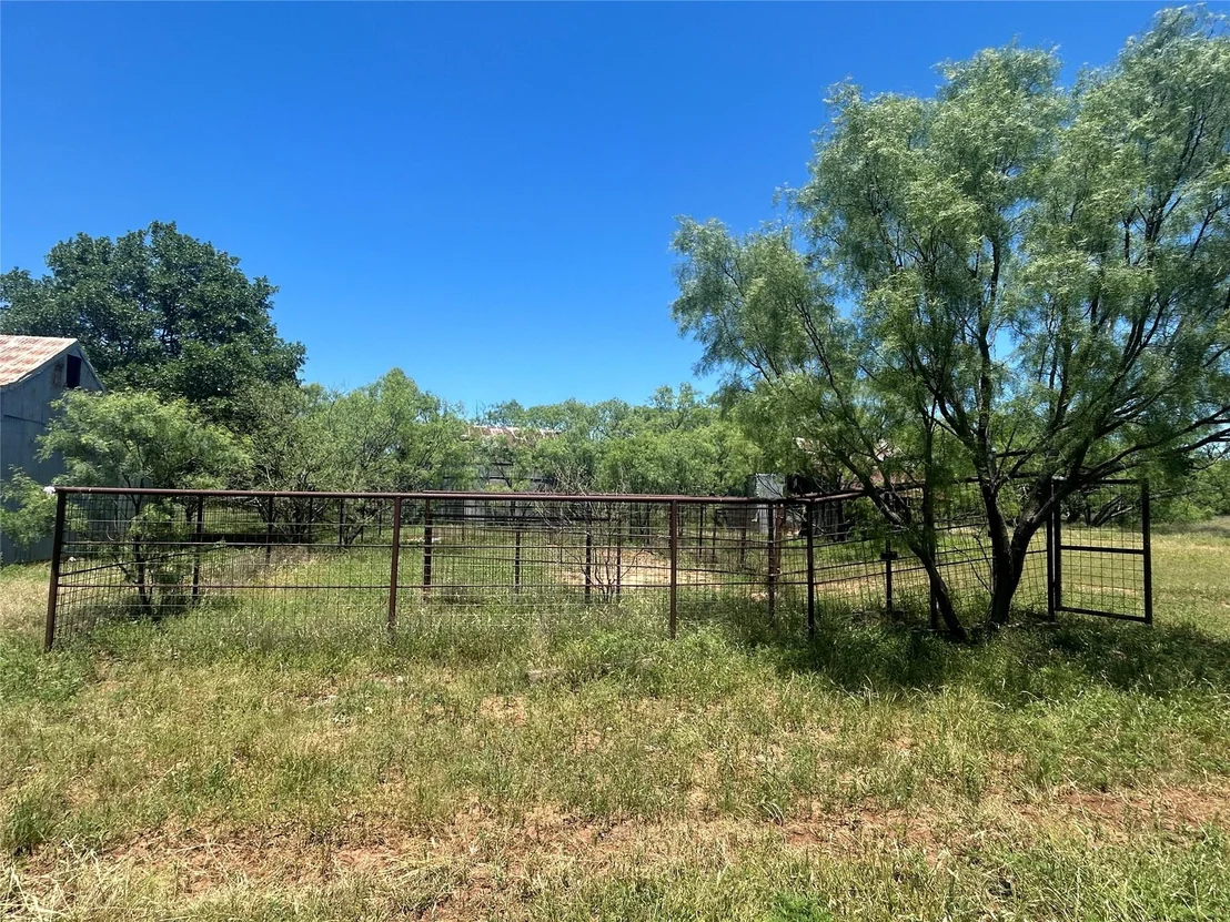 Photo of 824 CR 409
