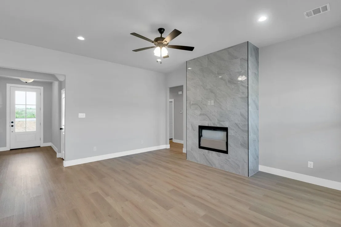 Photo of 350 E Lamar Street